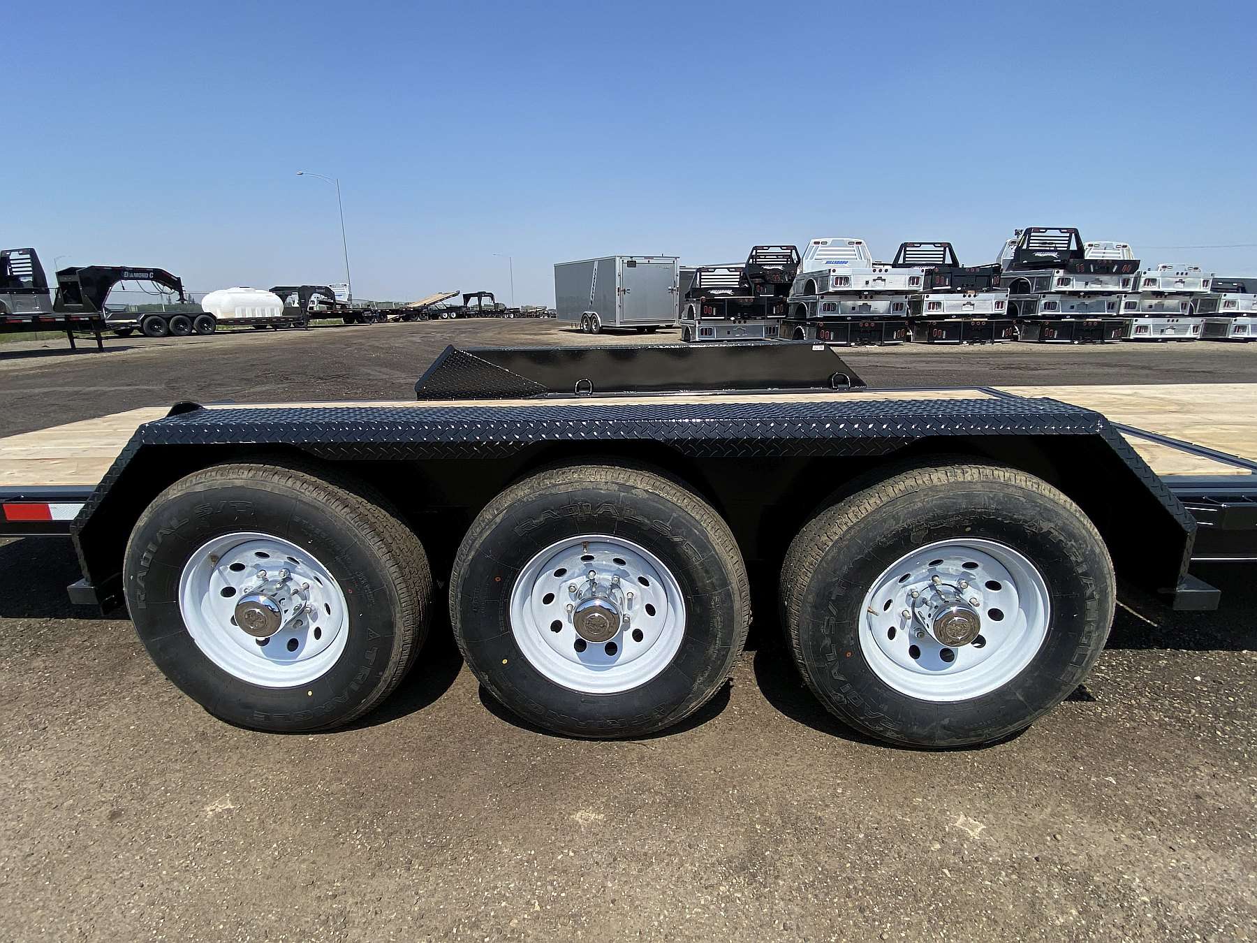 2026 Trailtech 24' Tri-axle Tilt Deck Trailer