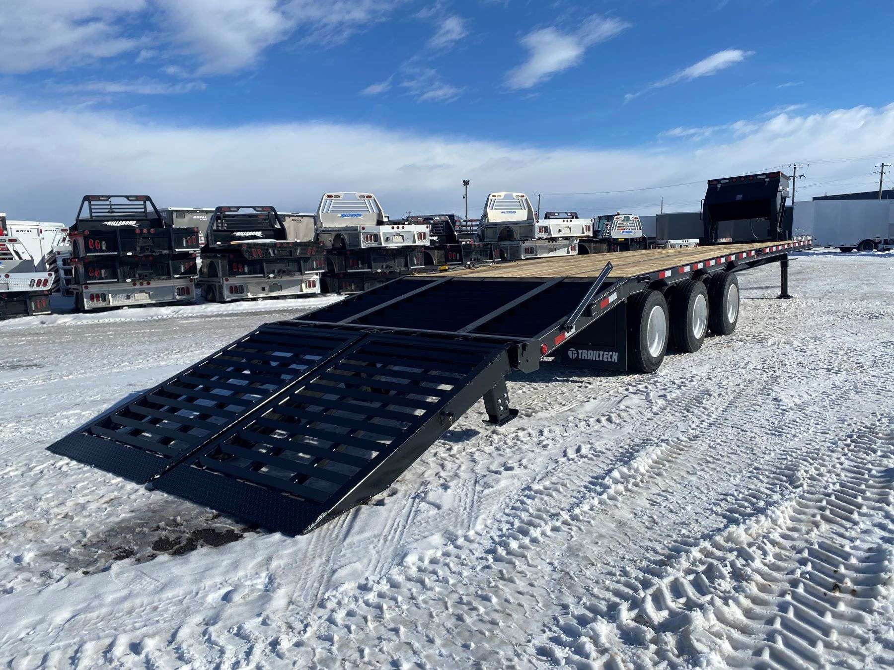 2026 Trailtech 28' + 5' Tri Axle Gooseneck Trailer