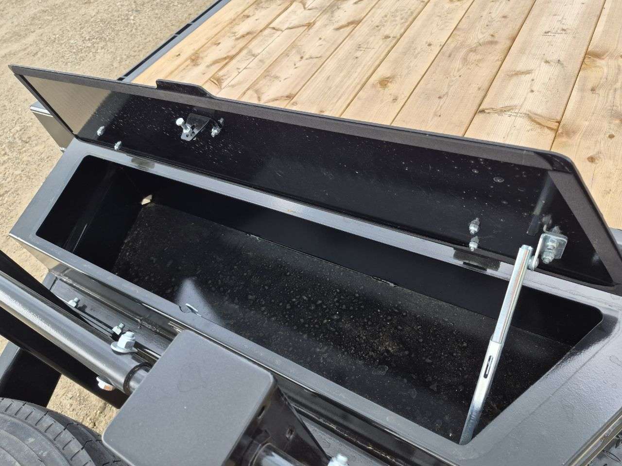 2026 Trailtech 8'6" x 20' Partial Tilt Trailer