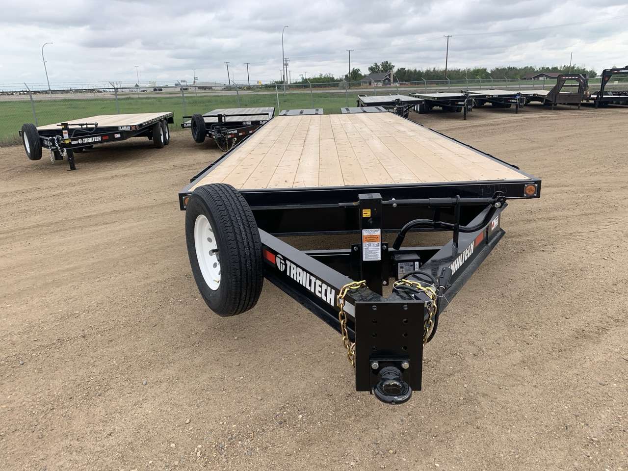 2026 Trailtech 8'6" x 28'9" Beavertail Deckover Trailer
