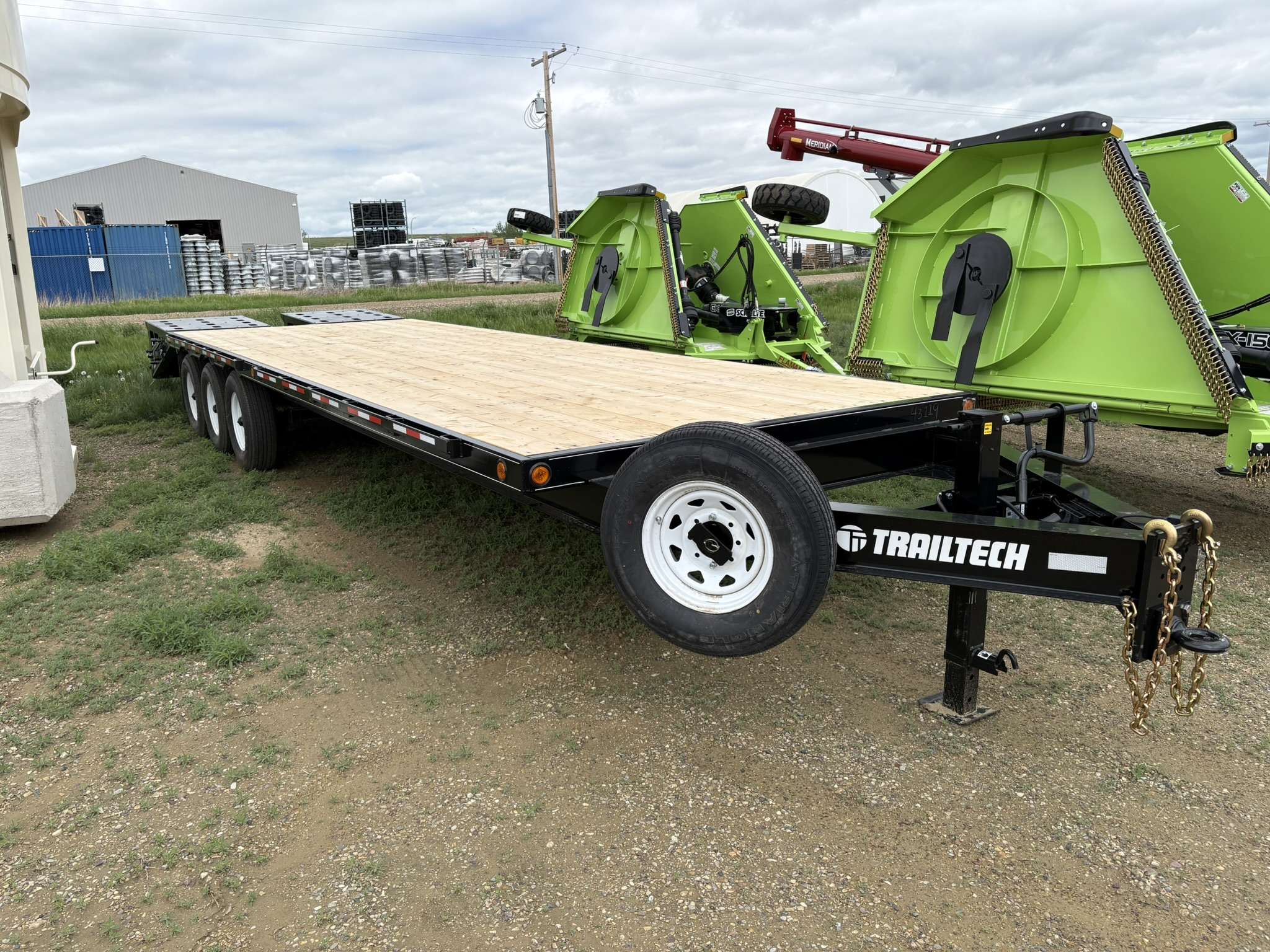 2026 Trailtech 8'6" x 28'9" Beavertail Deckover Trailer