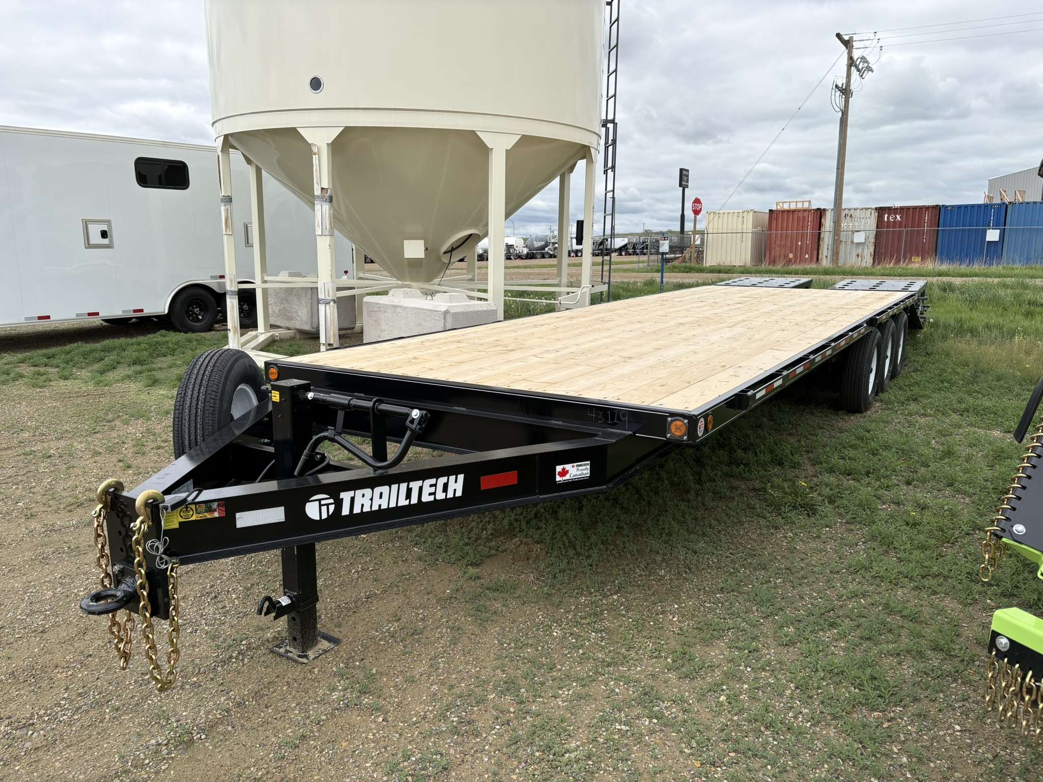 2026 Trailtech 8'6" x 28'9" Beavertail Deckover Trailer