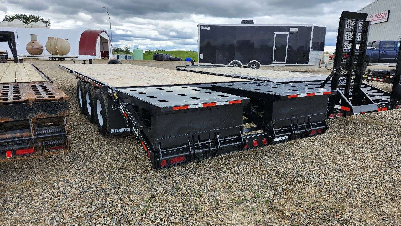 2026 Trailtech 8'6" x 28'9" Beavertail Deckover Trailer