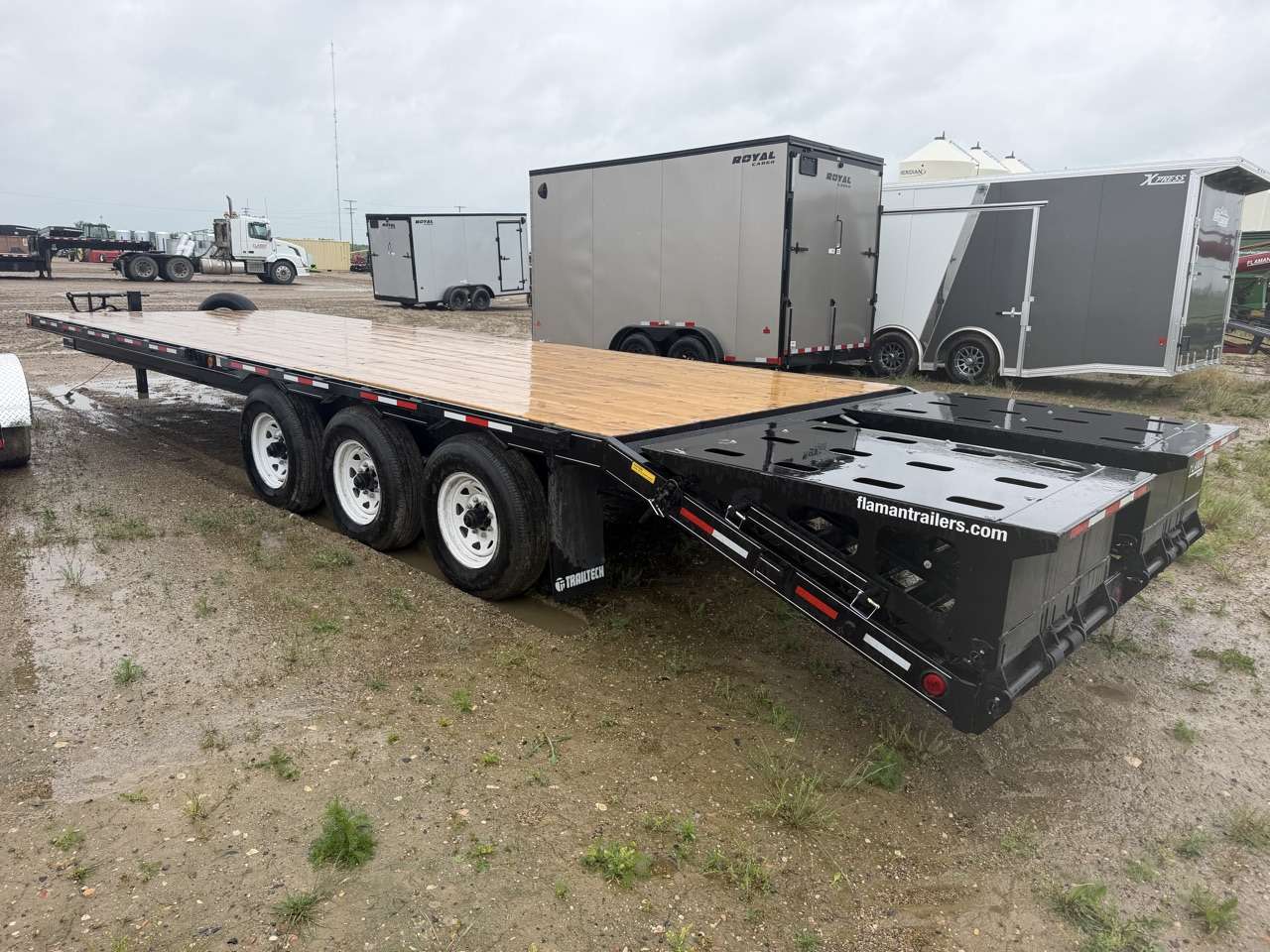 2026 Trailtech 8'6" x 28'9" Beavertail Deckover Trailer