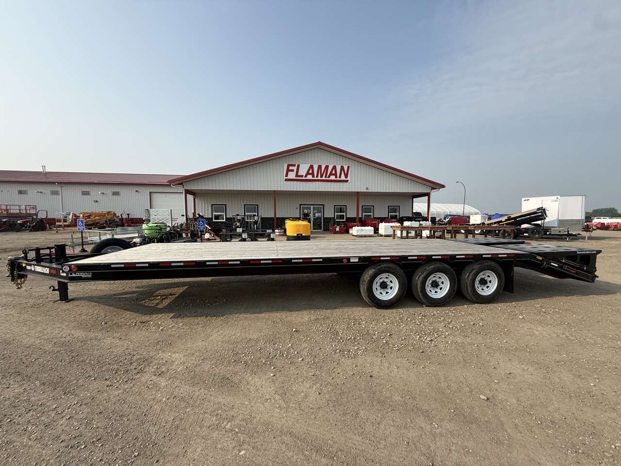 2026 Trailtech 8'6" x 28'9" Beavertail Deckover Trailer