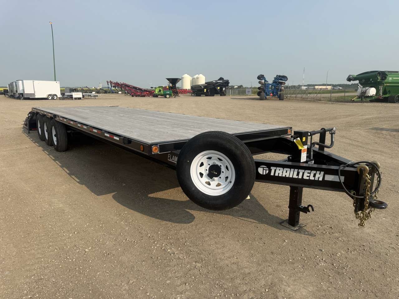 2026 Trailtech 8'6" x 28'9" Beavertail Deckover Trailer