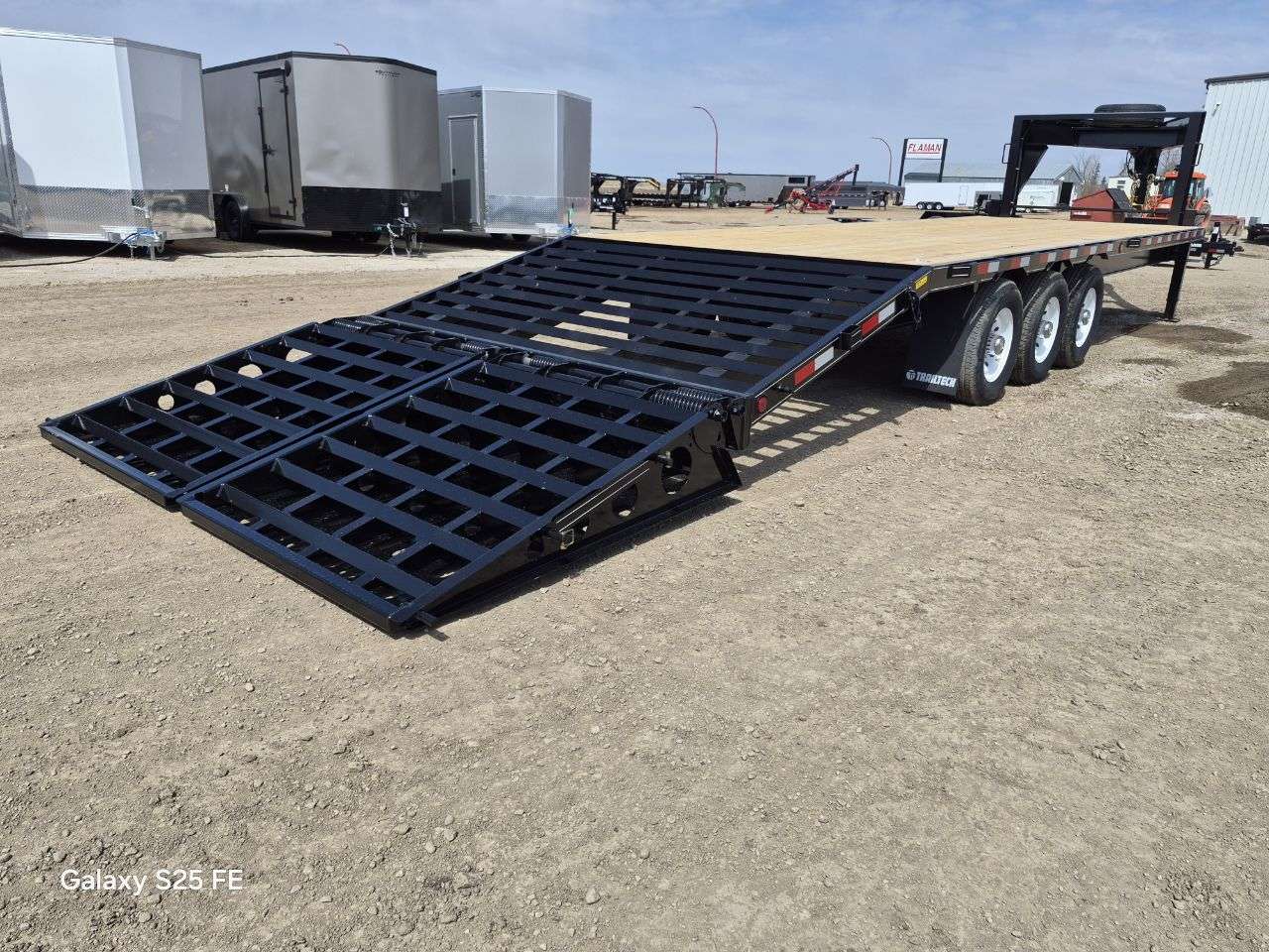 2026 Trailtech 8'6" x 29'6" GN Beavertail Deckover Trailer