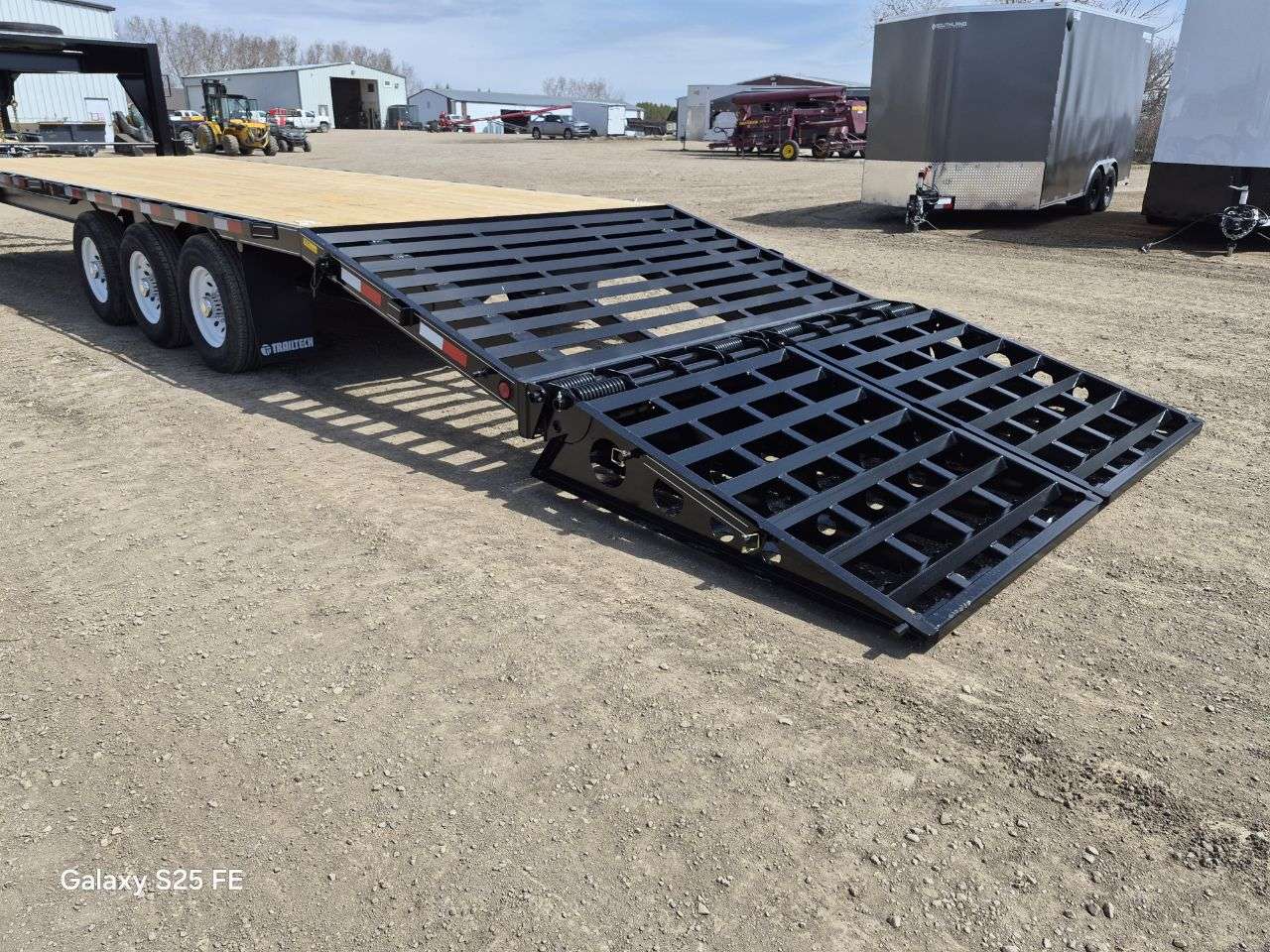 2026 Trailtech 8'6" x 29'6" GN Beavertail Deckover Trailer