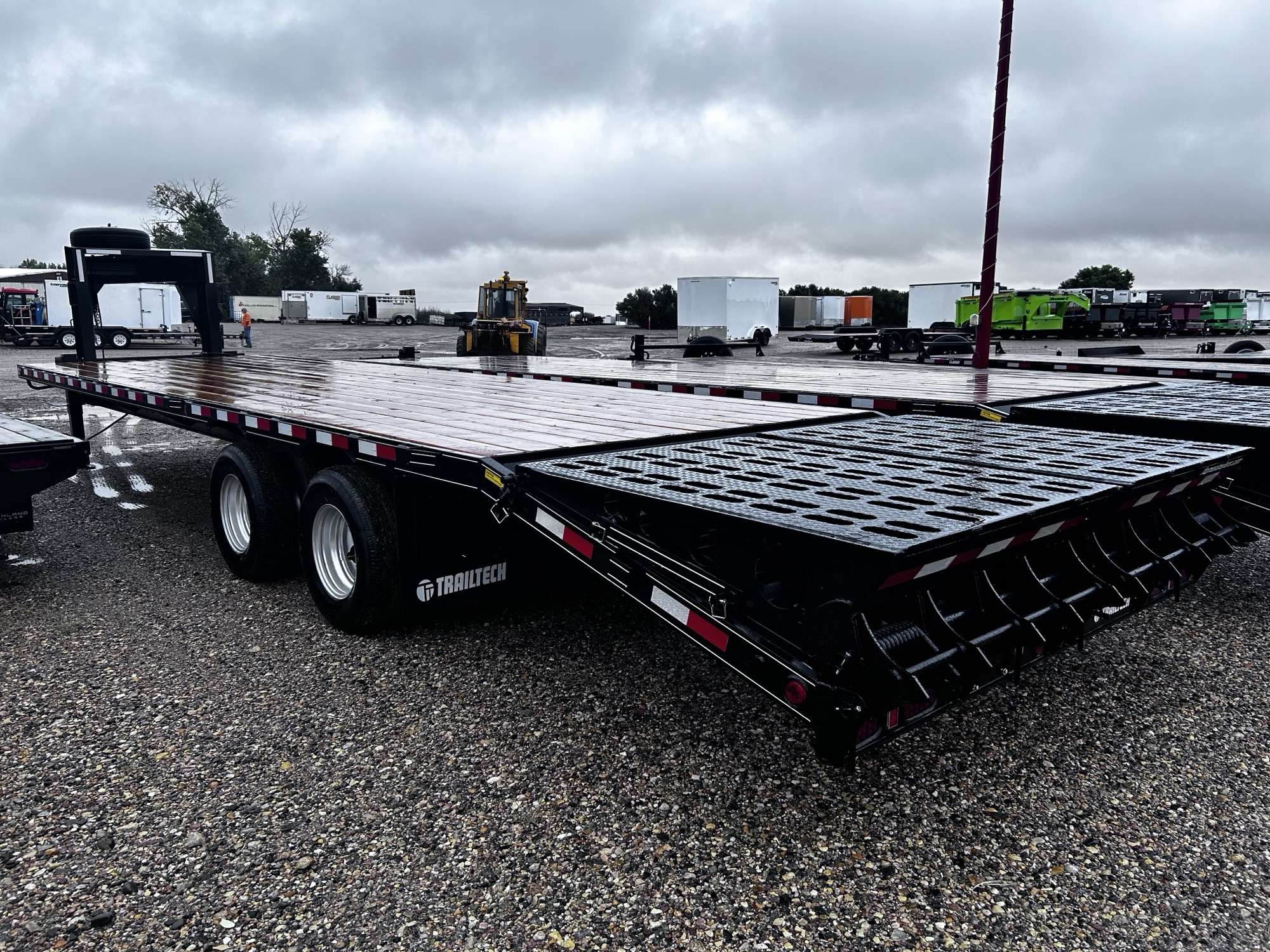 2026 Trailtech 8'6" x 31' GN Beavertail Flat Deck Trailer
