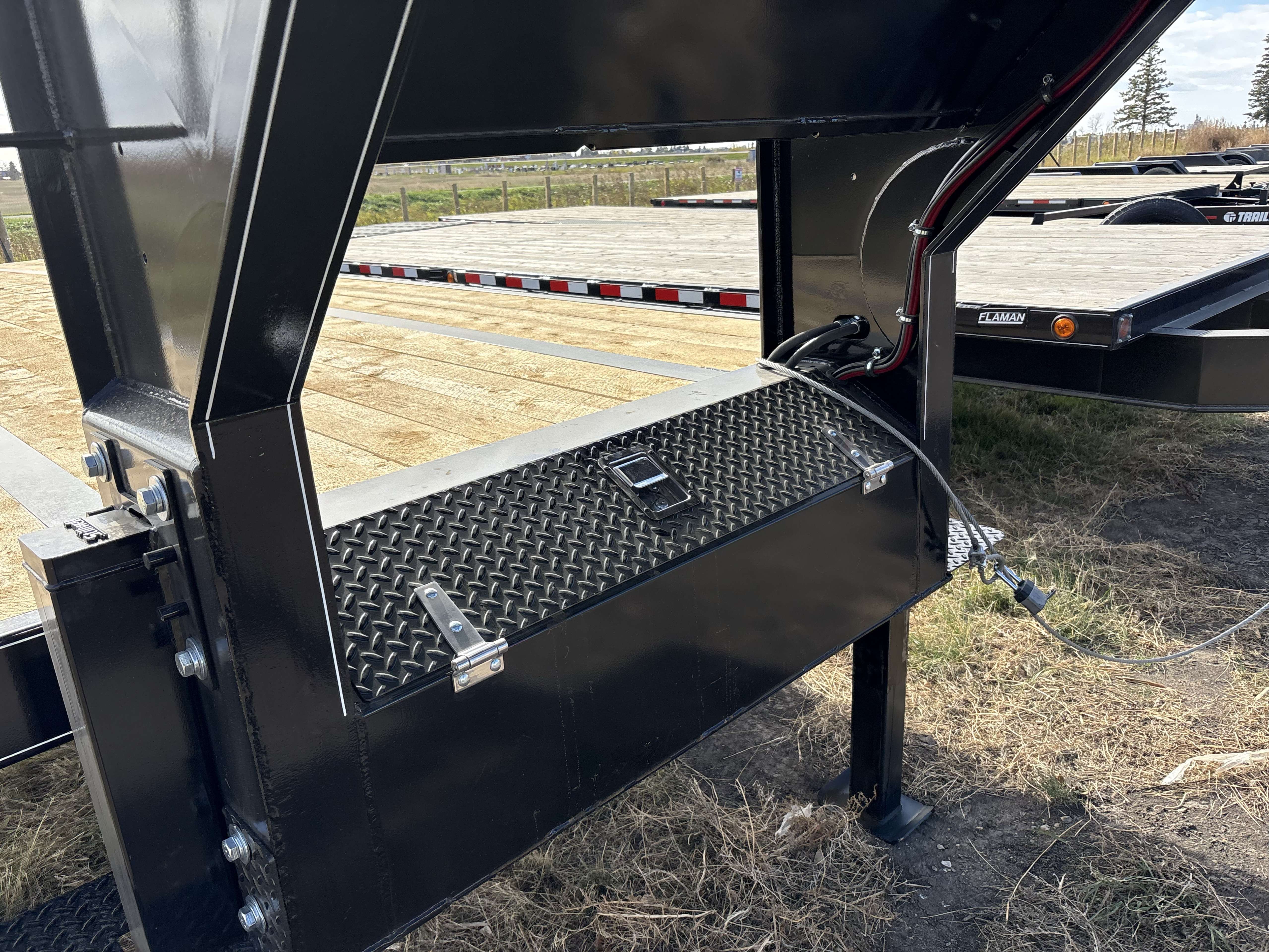 2026 Trailtech 8'6" x 33' GN Beavertail Flat Deck Trailer