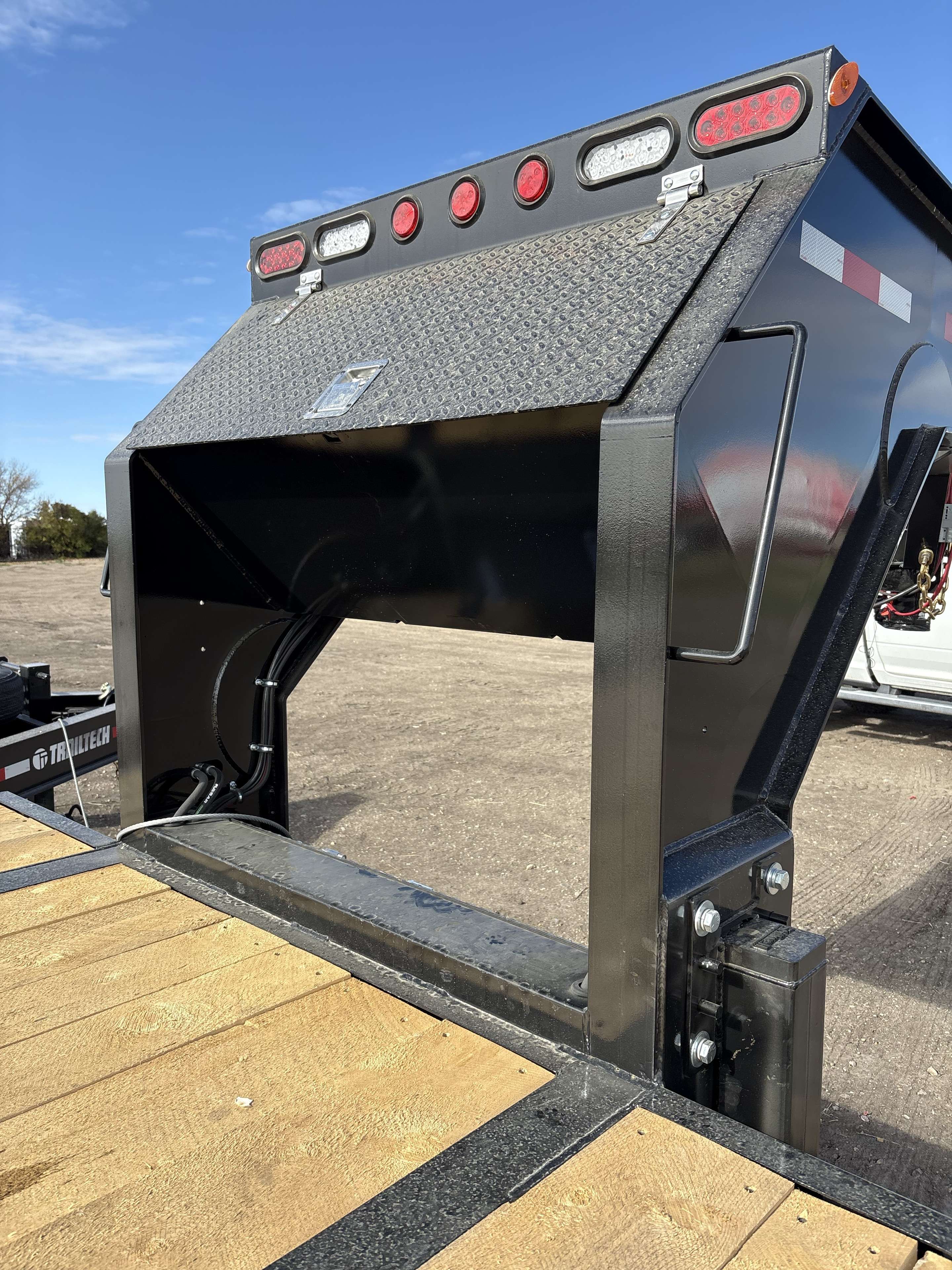 2026 Trailtech 8'6" x 33' GN Beavertail Flat Deck Trailer