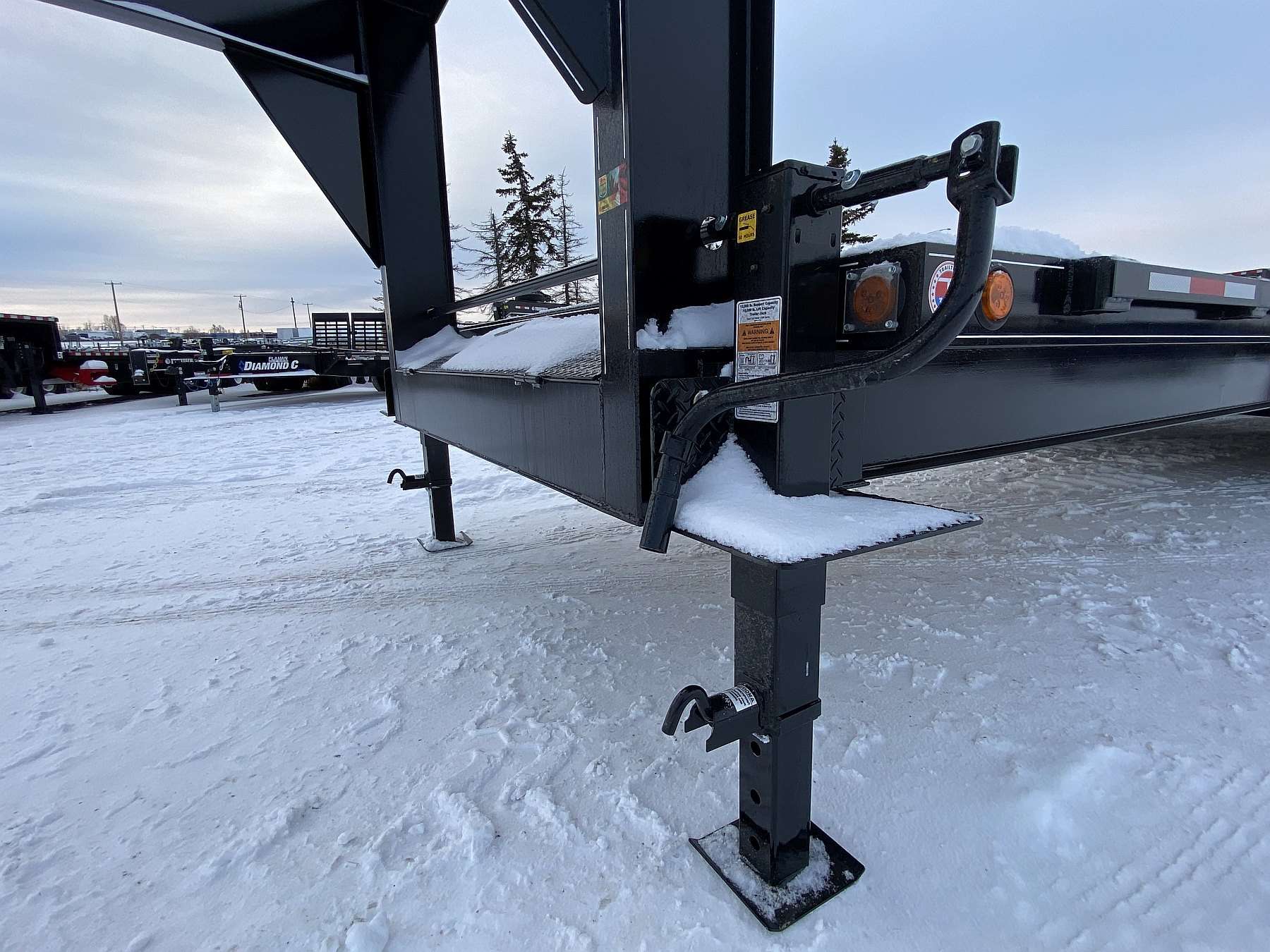 2026 Trailtech Essential Series 24' Tri-Axle Gooseneck