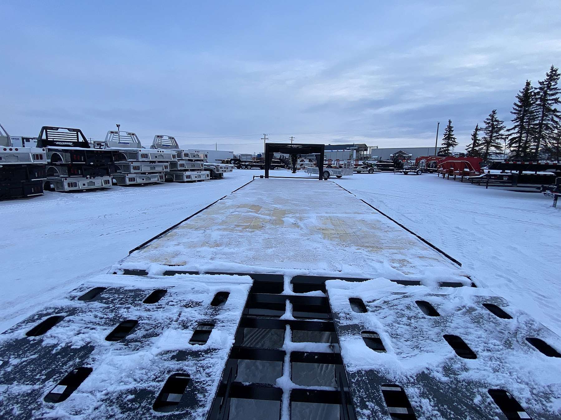 2026 Trailtech Essential Series 24' Tri-Axle Gooseneck