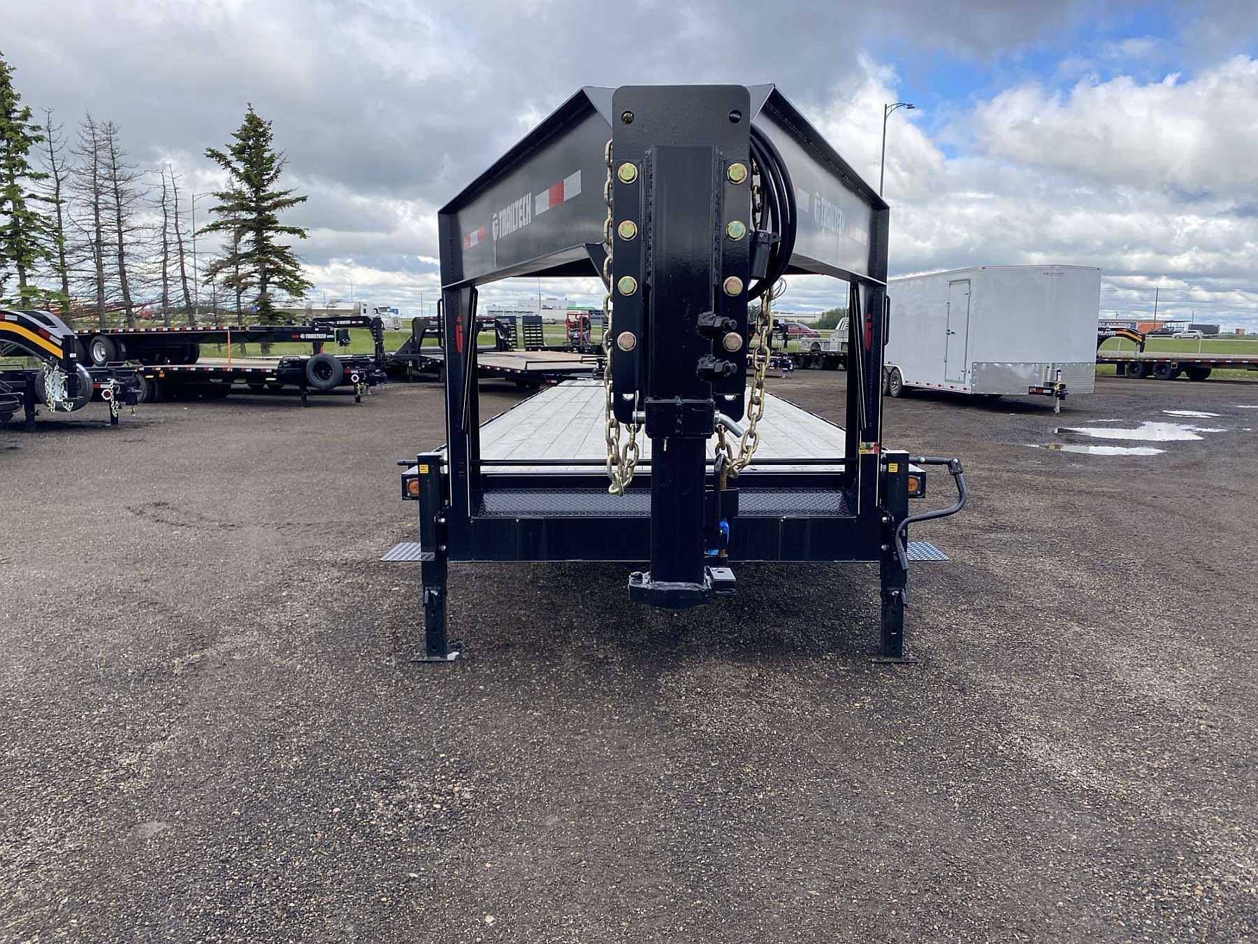 2026 Trailtech Essential Series 24' Tri-Axle Gooseneck