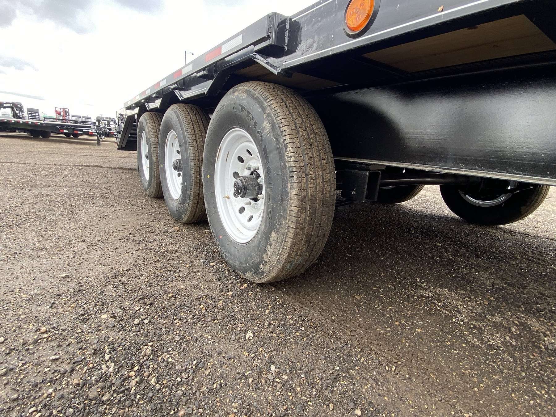 2026 Trailtech Essential Series 24' Tri-Axle Gooseneck