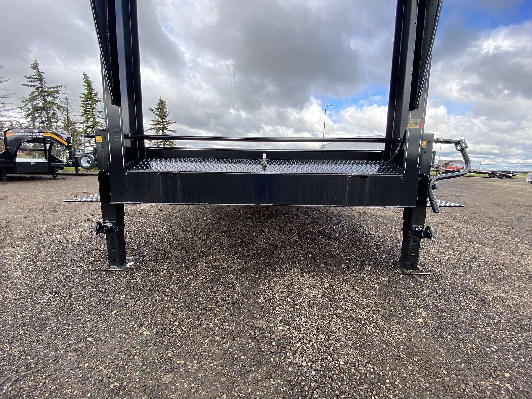 2026 Trailtech Essential Series 24' Tri-Axle Gooseneck