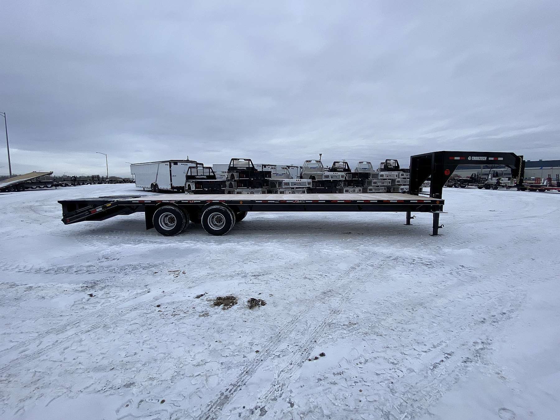 2026 Trailtech Essential Series 26' Gooseneck Trailer