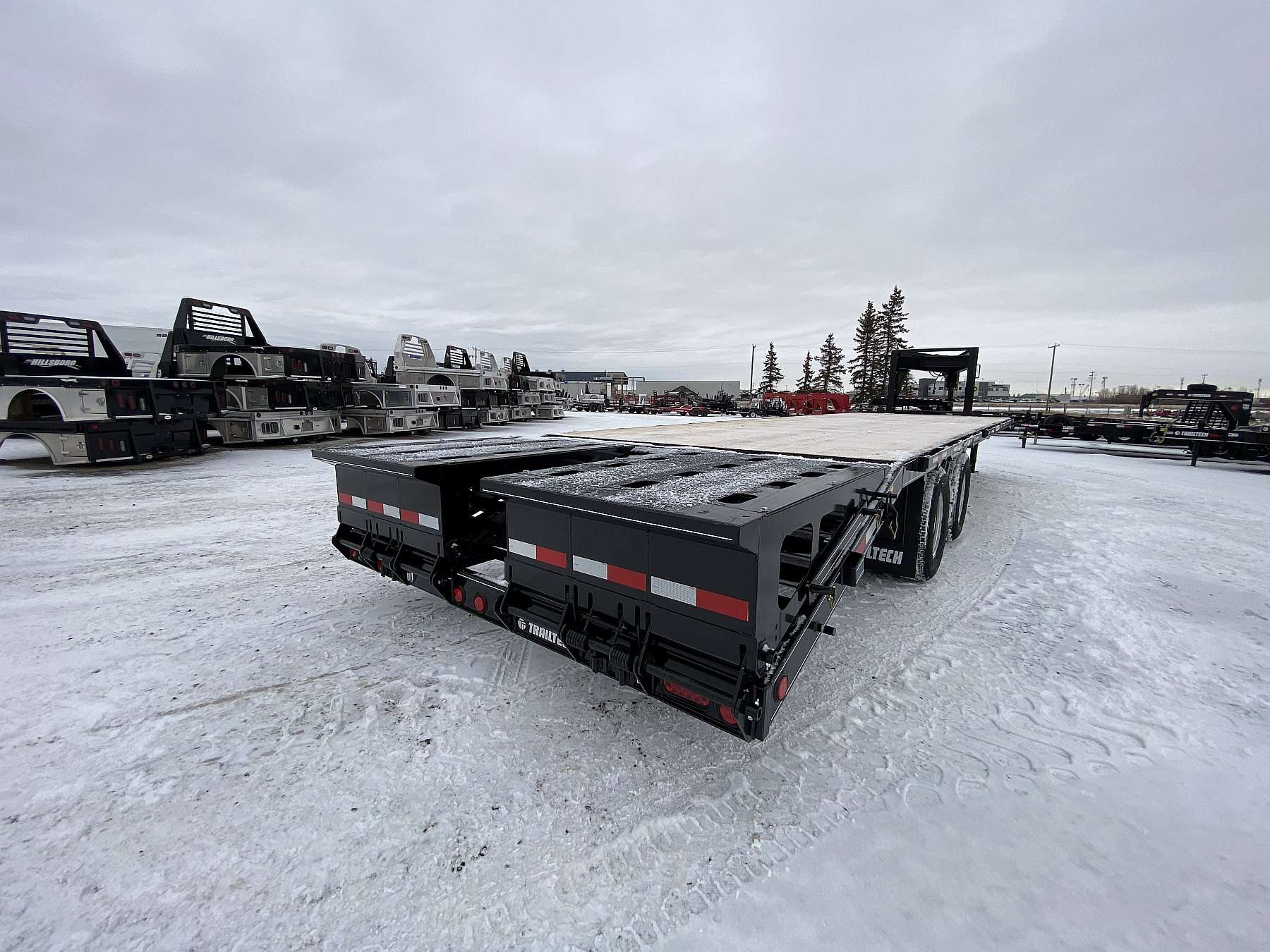 2026 Trailtech Essential Series 26' Gooseneck Trailer