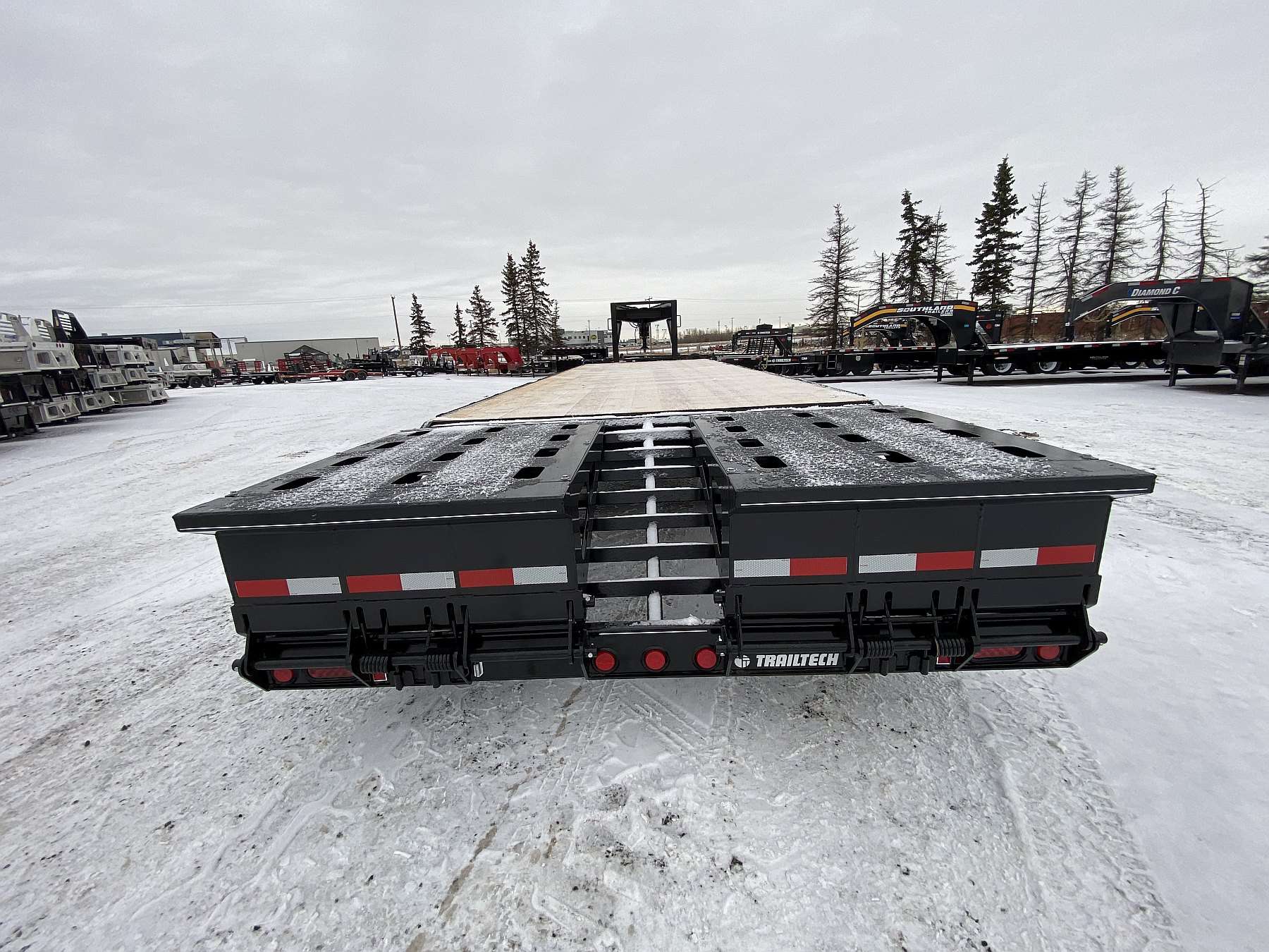 2026 Trailtech Essential Series 26' Gooseneck Trailer