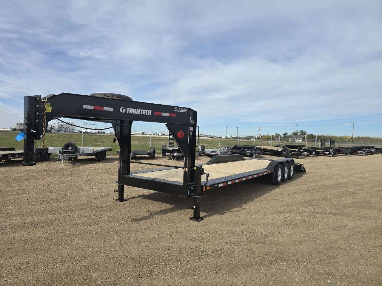 2026 Trailtech L370 8'6" x 30' Beavertail Flat Deck Trailer