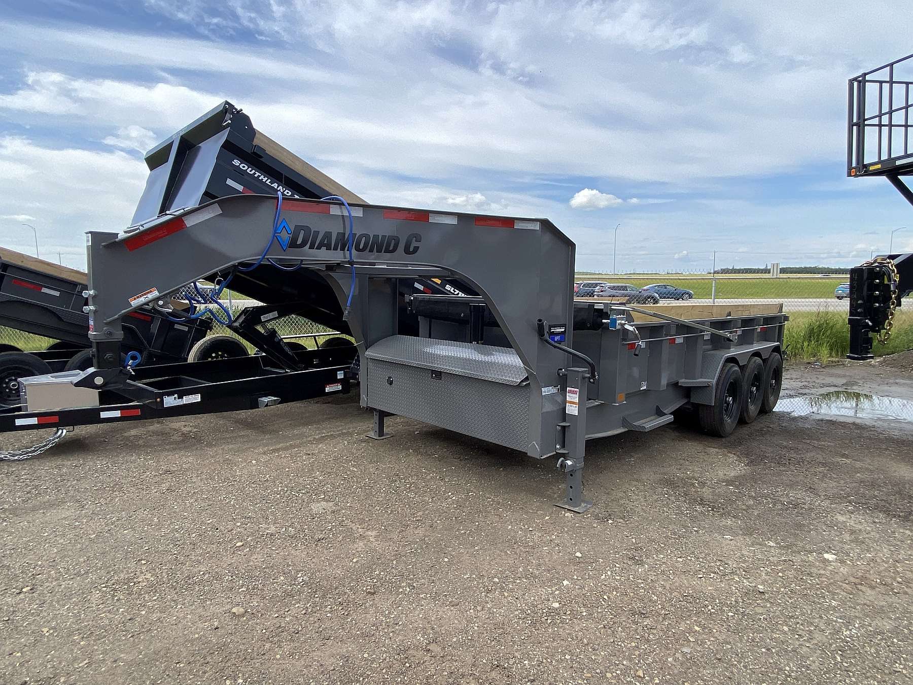 2027 Diamond C 16' Tri-axle Gooseneck Dump Trailer