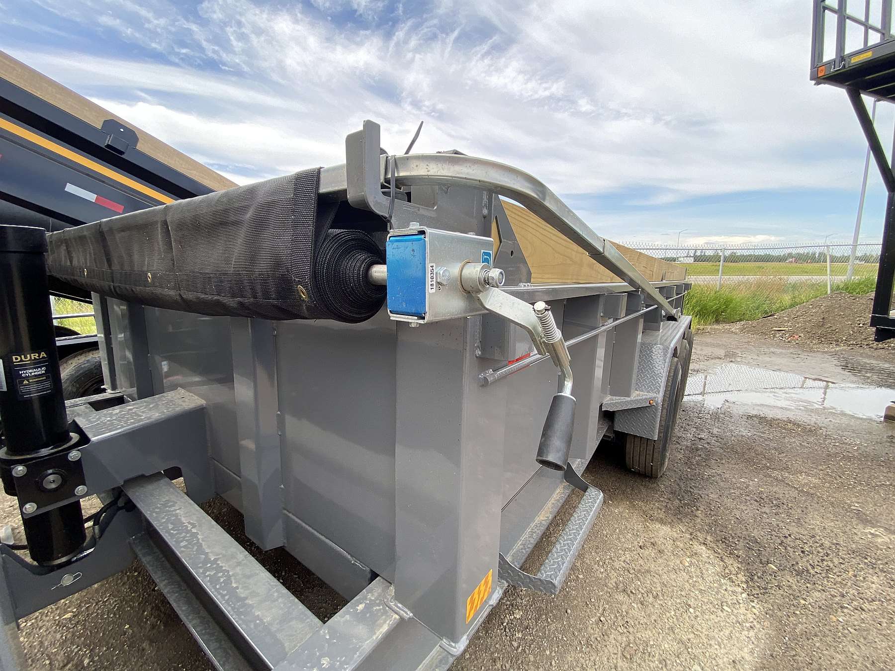 2027 Diamond C 16' Tri-axle Gooseneck Dump Trailer