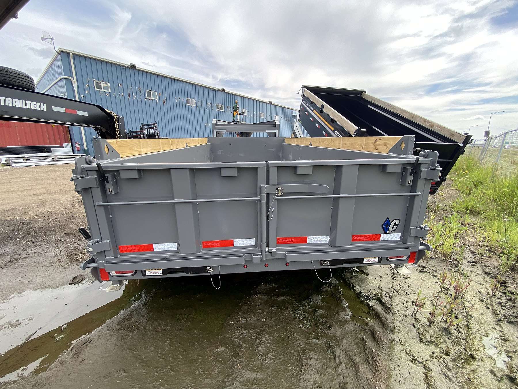 2027 Diamond C 16' Tri-axle Gooseneck Dump Trailer