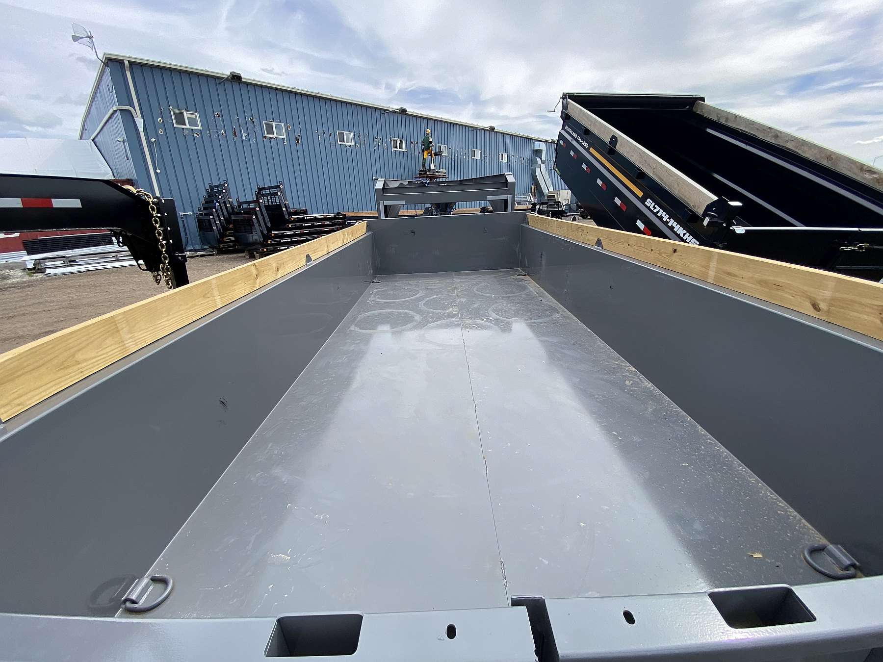 2027 Diamond C 16' Tri-axle Gooseneck Dump Trailer