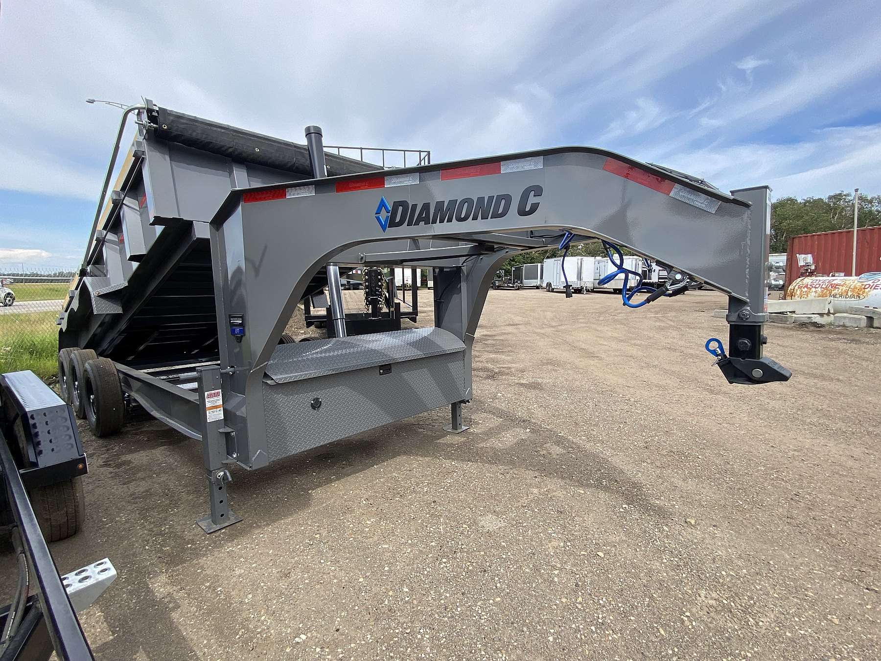 2027 Diamond C 16' Tri-axle Gooseneck Dump Trailer