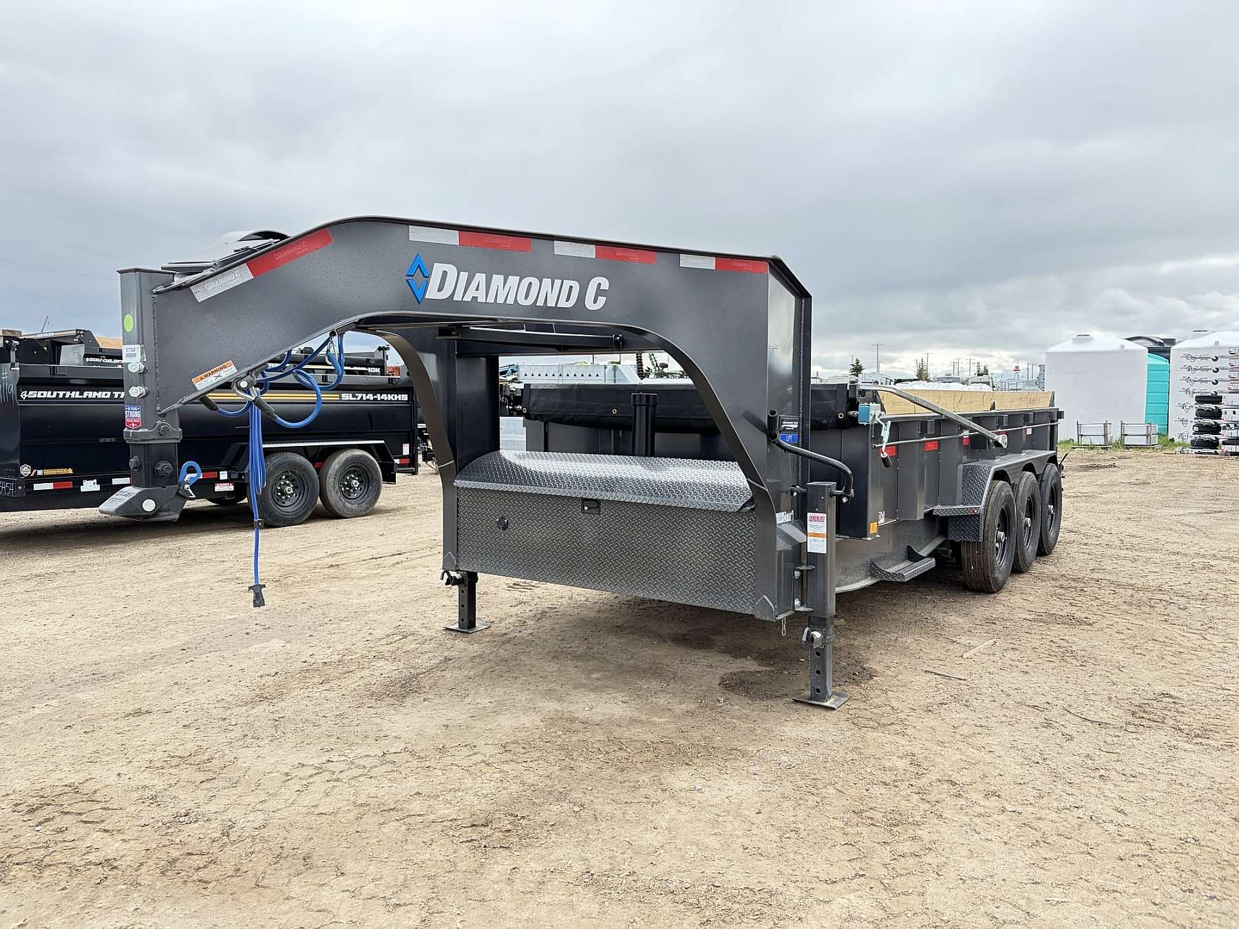 2027 Diamond C 16' Tri-axle Gooseneck Dump Trailer