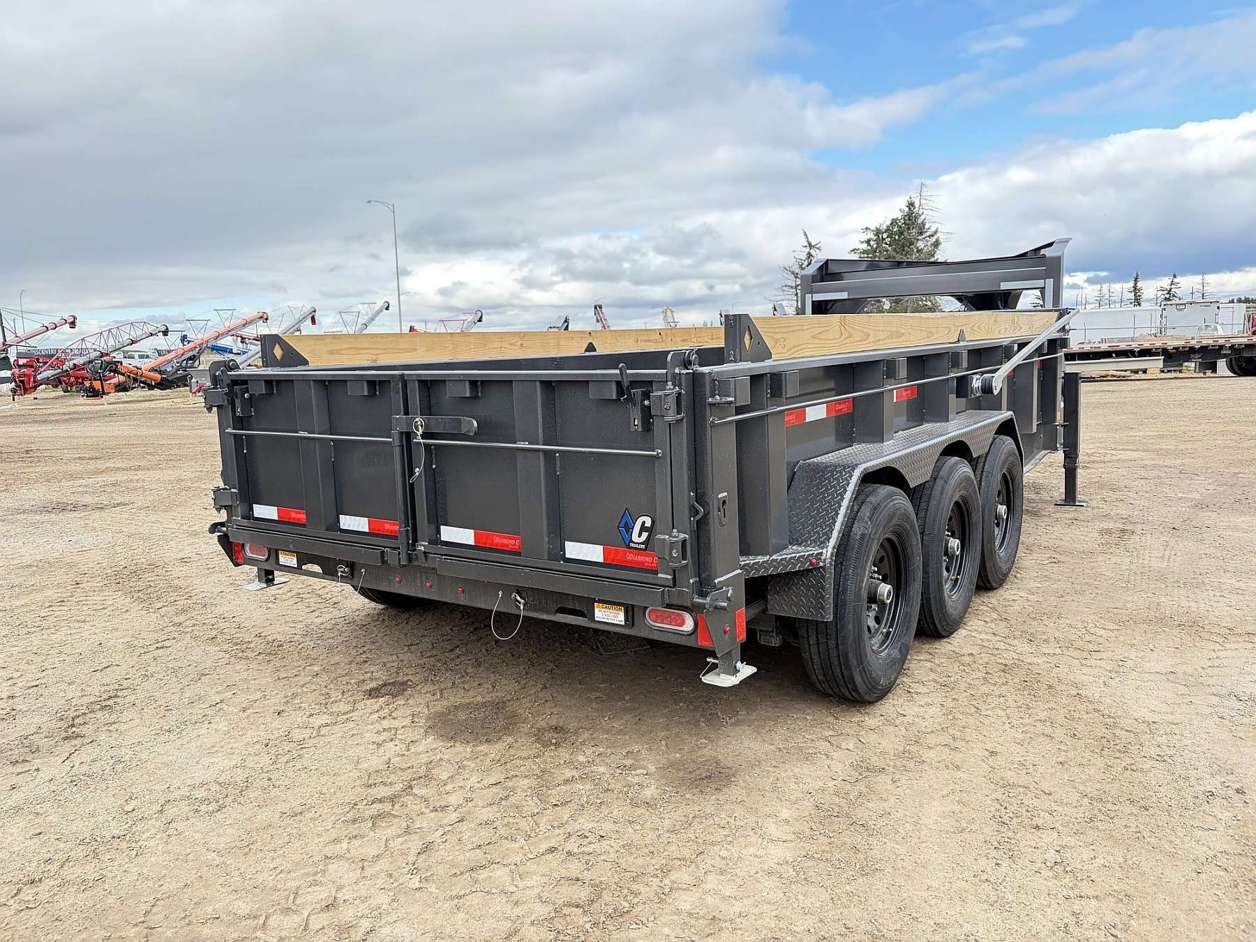 2027 Diamond C 16' Tri-axle Gooseneck Dump Trailer