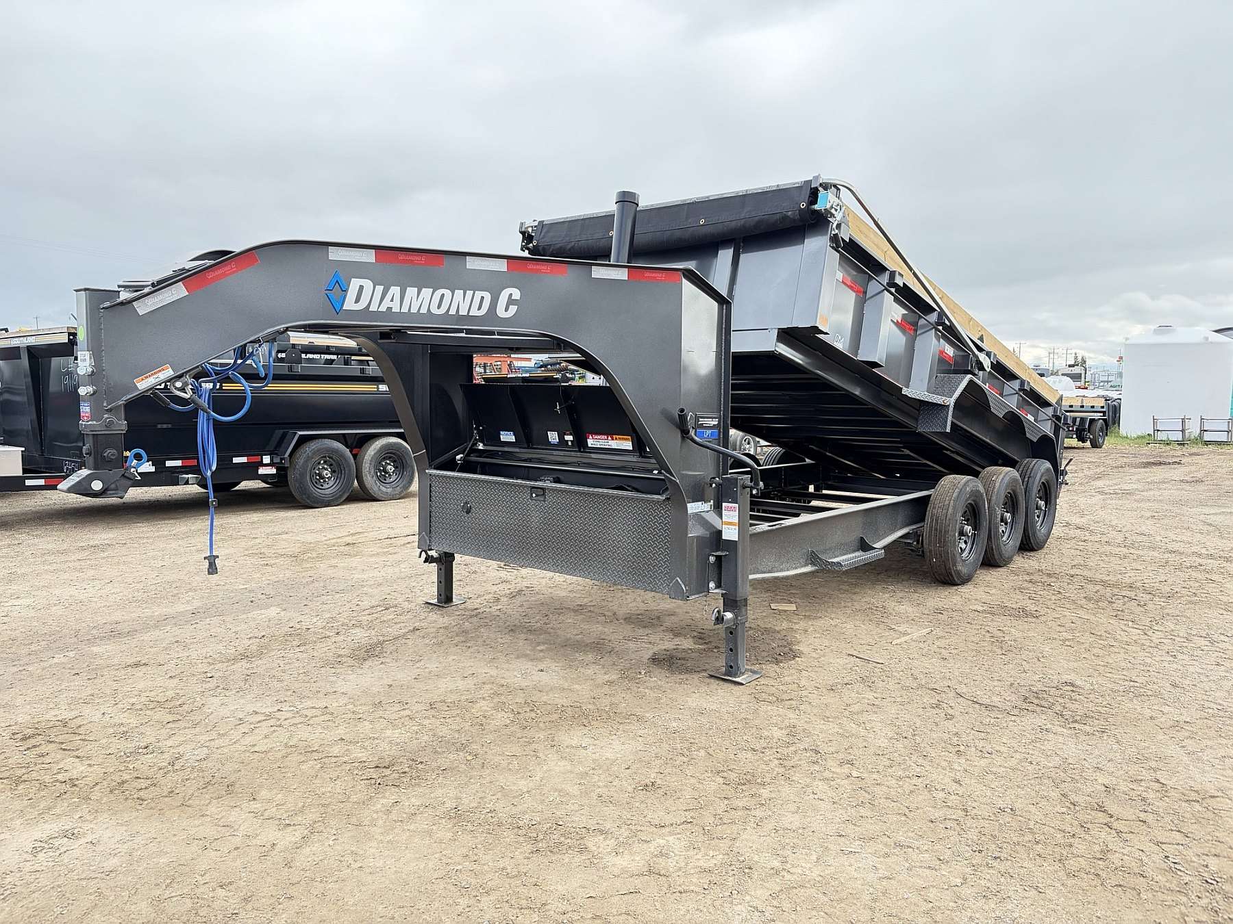 2027 Diamond C 16' Tri-axle Gooseneck Dump Trailer