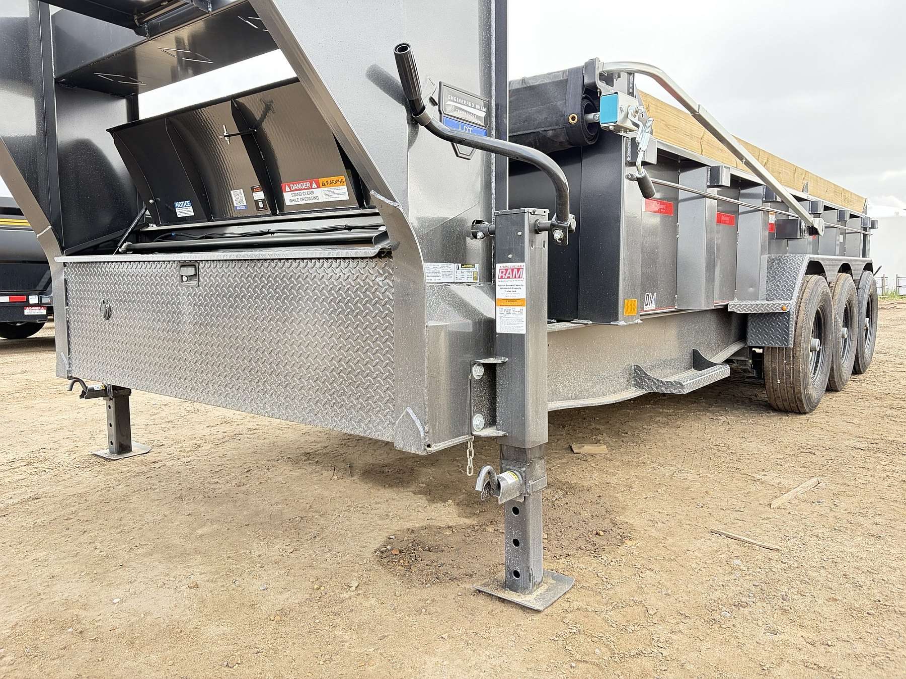 2027 Diamond C 16' Tri-axle Gooseneck Dump Trailer