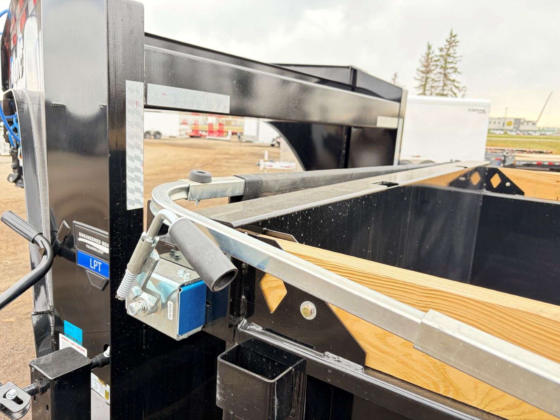 2027 Diamond C 16' Tri-axle Gooseneck Dump Trailer