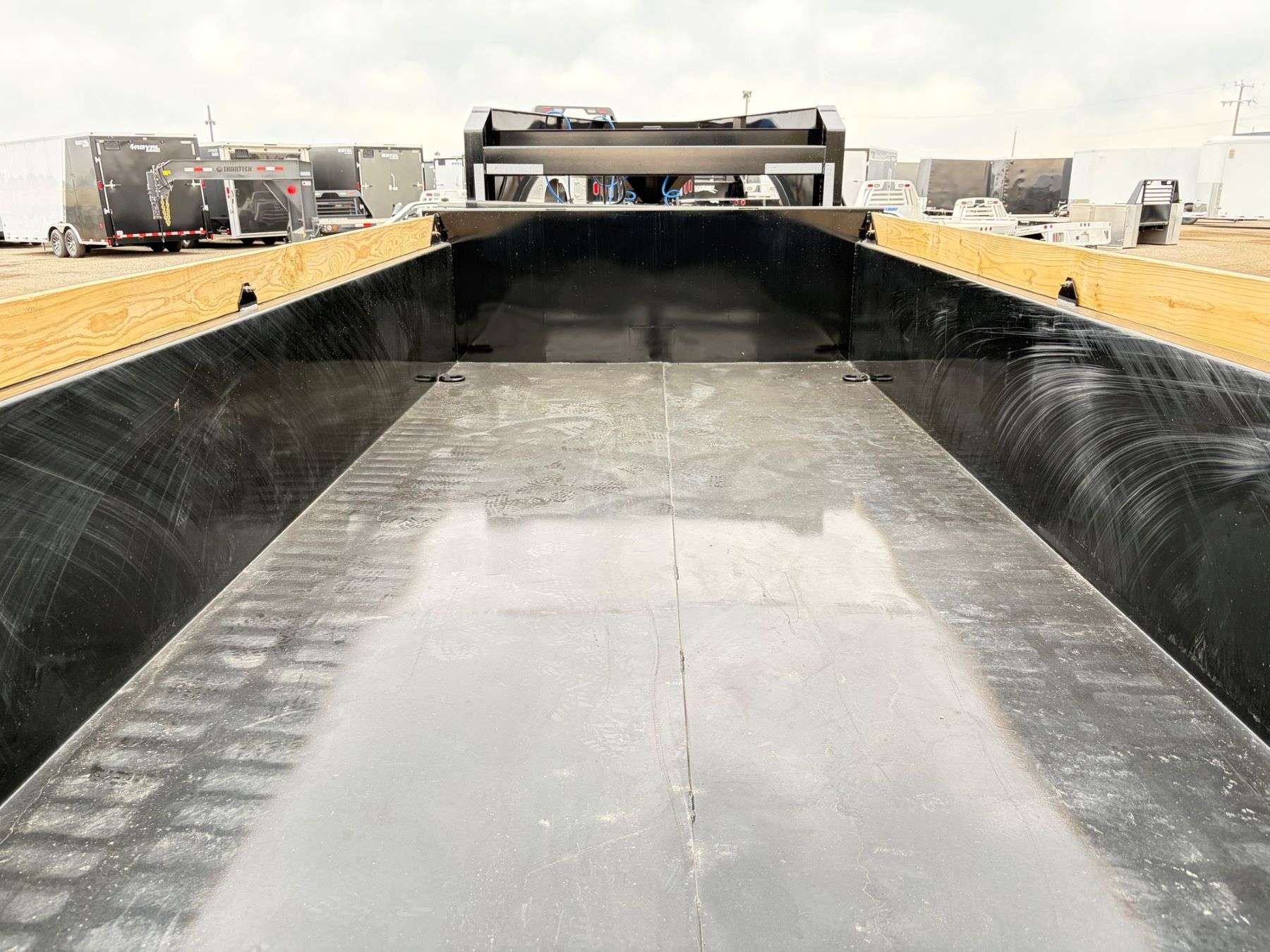 2027 Diamond C 16' Tri-axle Gooseneck Dump Trailer