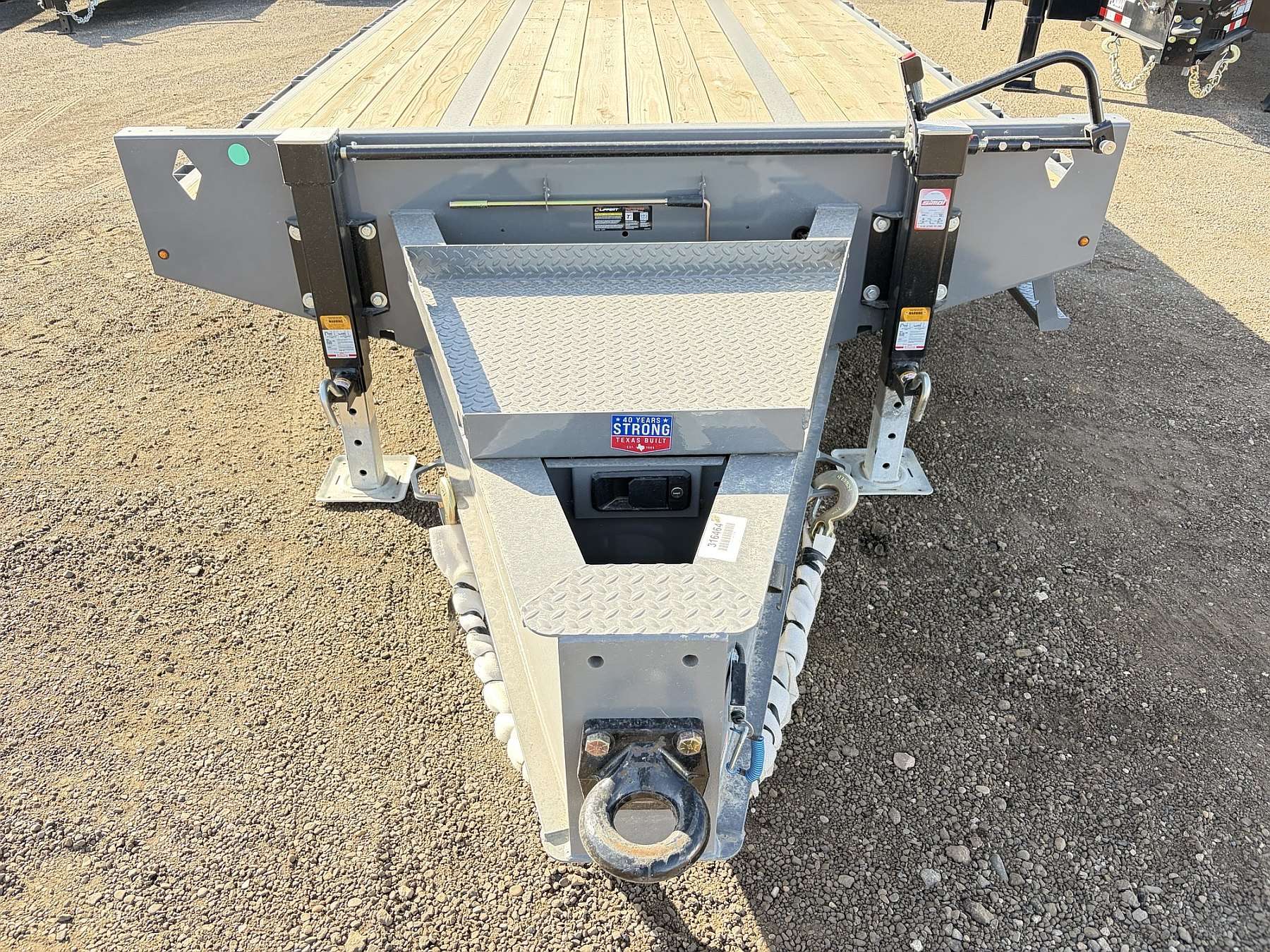 2027 Diamond C 32' Pintle Hitch Equipment Trailer