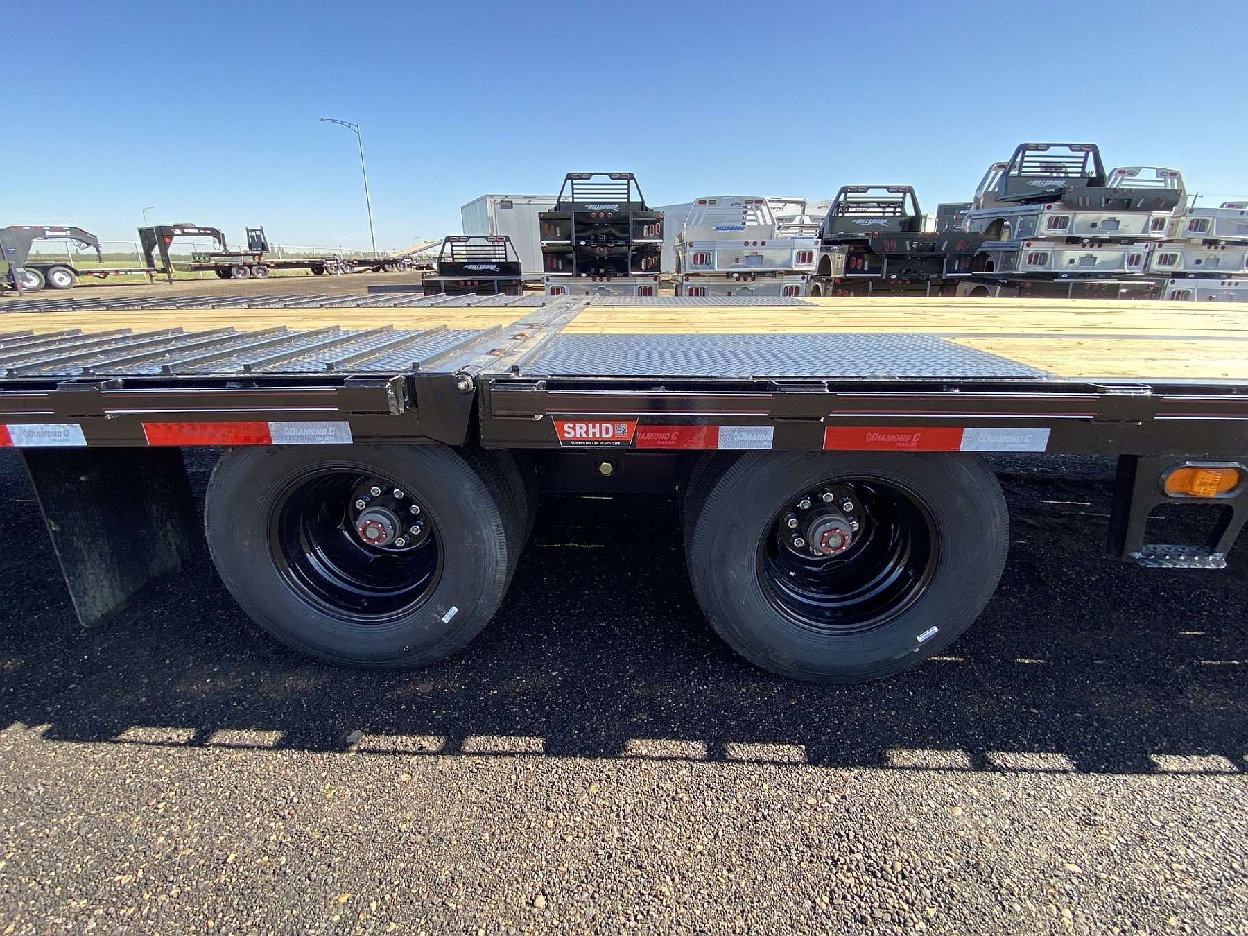 2027 Diamond C 35' Hydraulic Dovetail Gooseneck