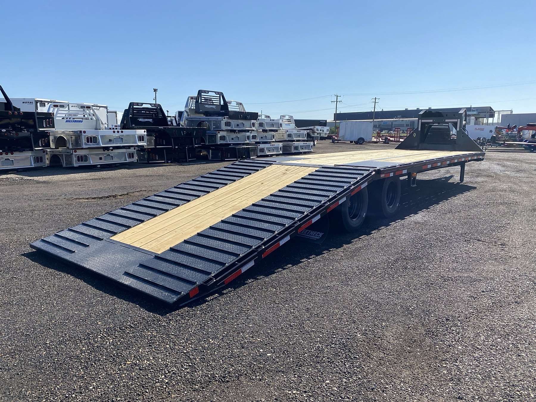 2027 Diamond C 35' Hydraulic Dovetail Gooseneck