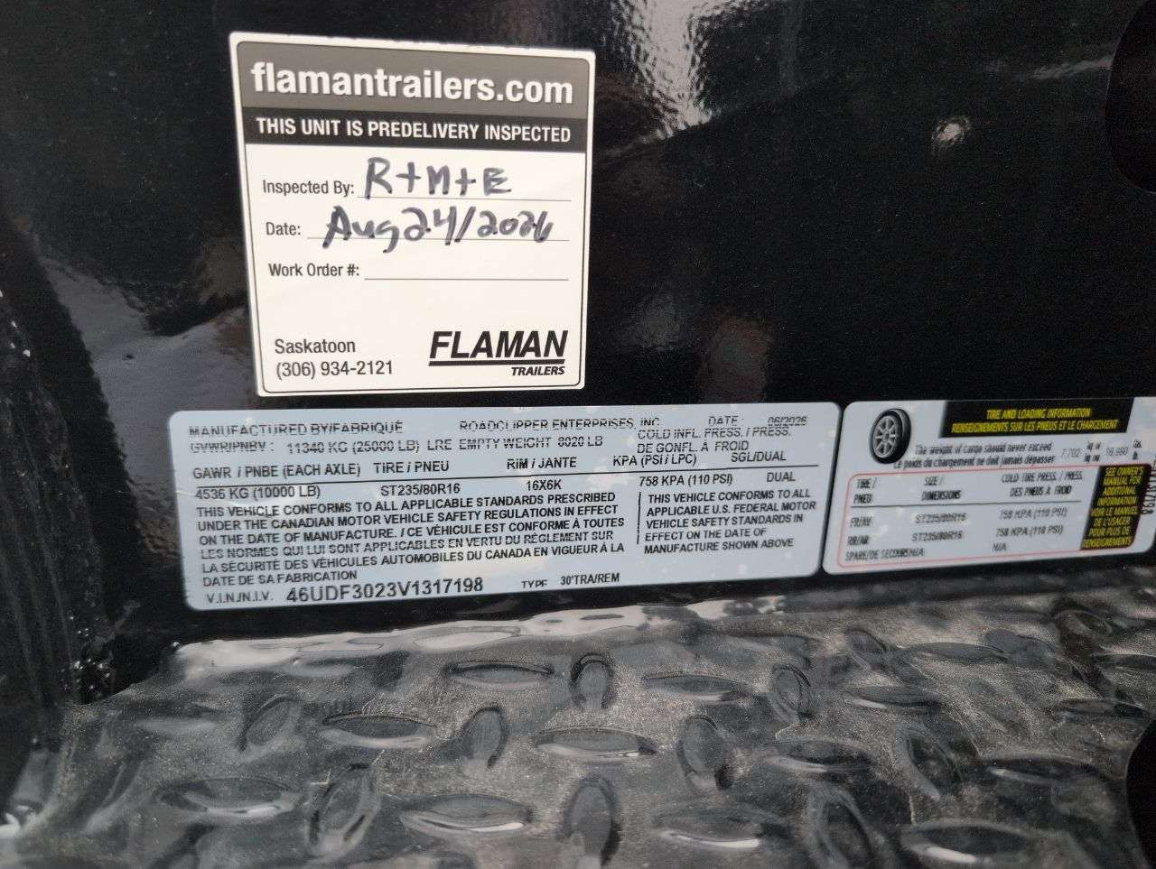 2027 Diamond C 8'6" x 30' GN Beavertail Flat Deck Trailer