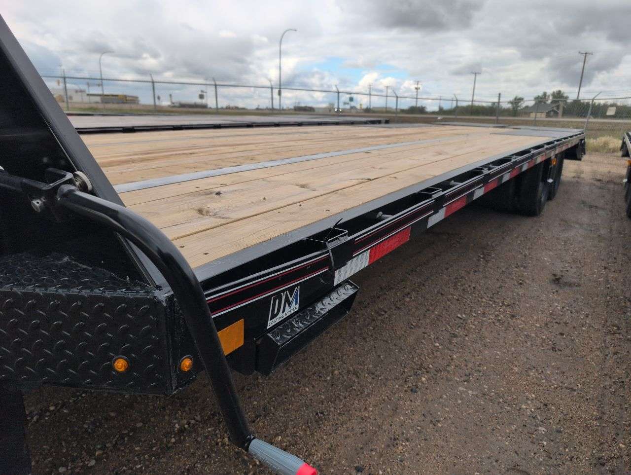 2027 Diamond C 8'6" x 30' GN Beavertail Flat Deck Trailer