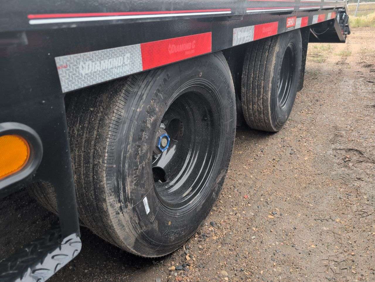 2027 Diamond C 8'6" x 30' GN Beavertail Flat Deck Trailer