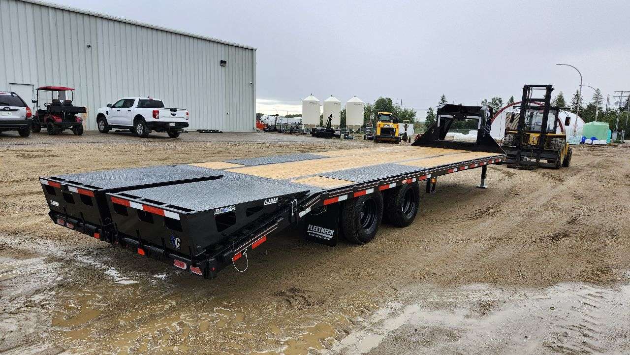 2027 Diamond C 8'6" x 30' GN Beavertail Flat Deck Trailer