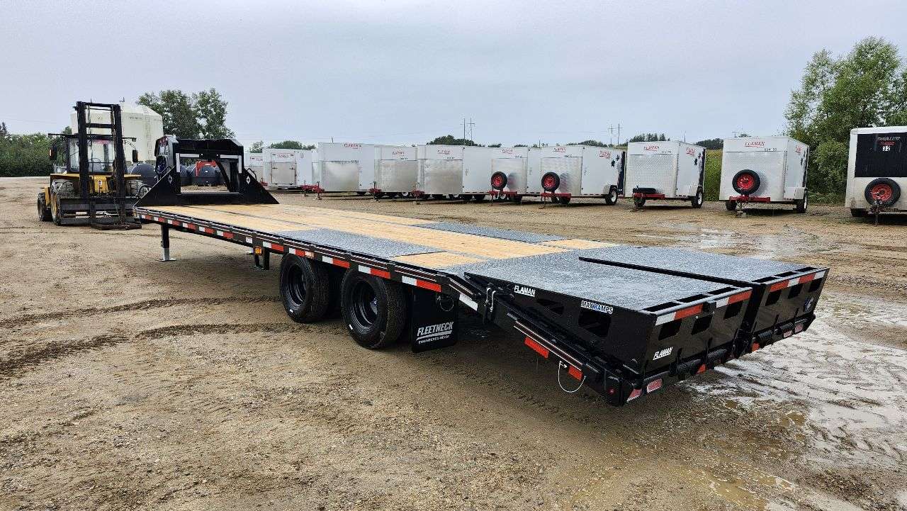 2027 Diamond C 8'6" x 30' GN Beavertail Flat Deck Trailer