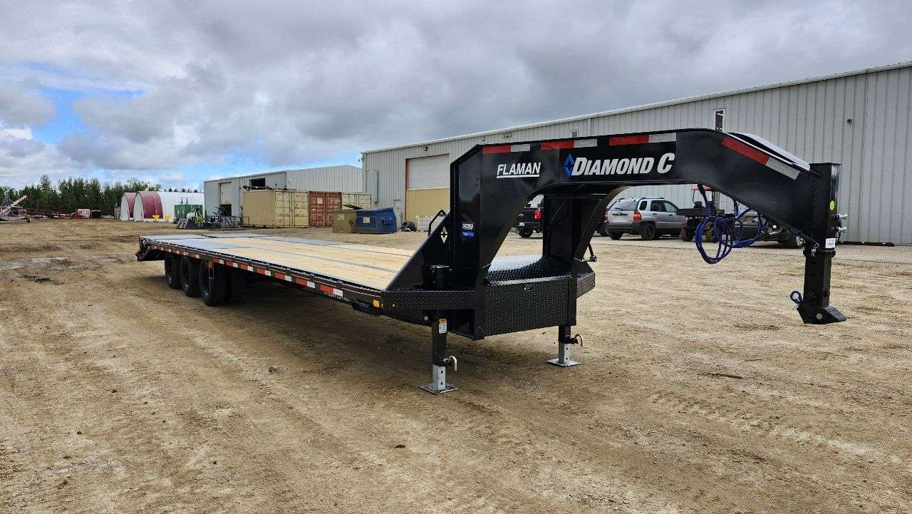 2027 Diamond C 8'6" x 35' GN Beavertail Flat Deck Trailer