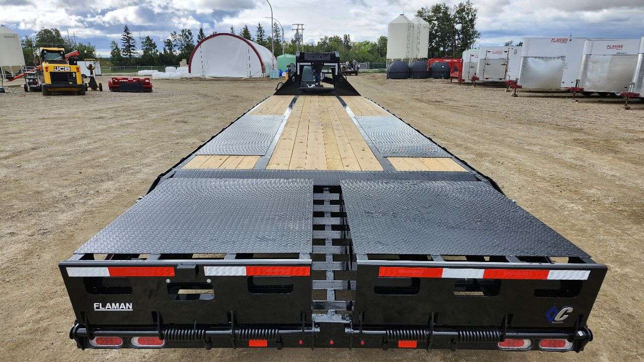 2027 Diamond C 8'6" x 35' GN Beavertail Flat Deck Trailer