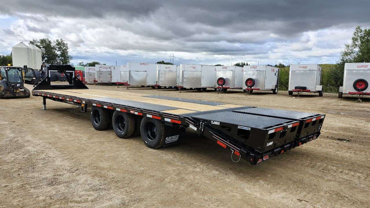 2027 Diamond C 8'6" x 35' GN Beavertail Flat Deck Trailer