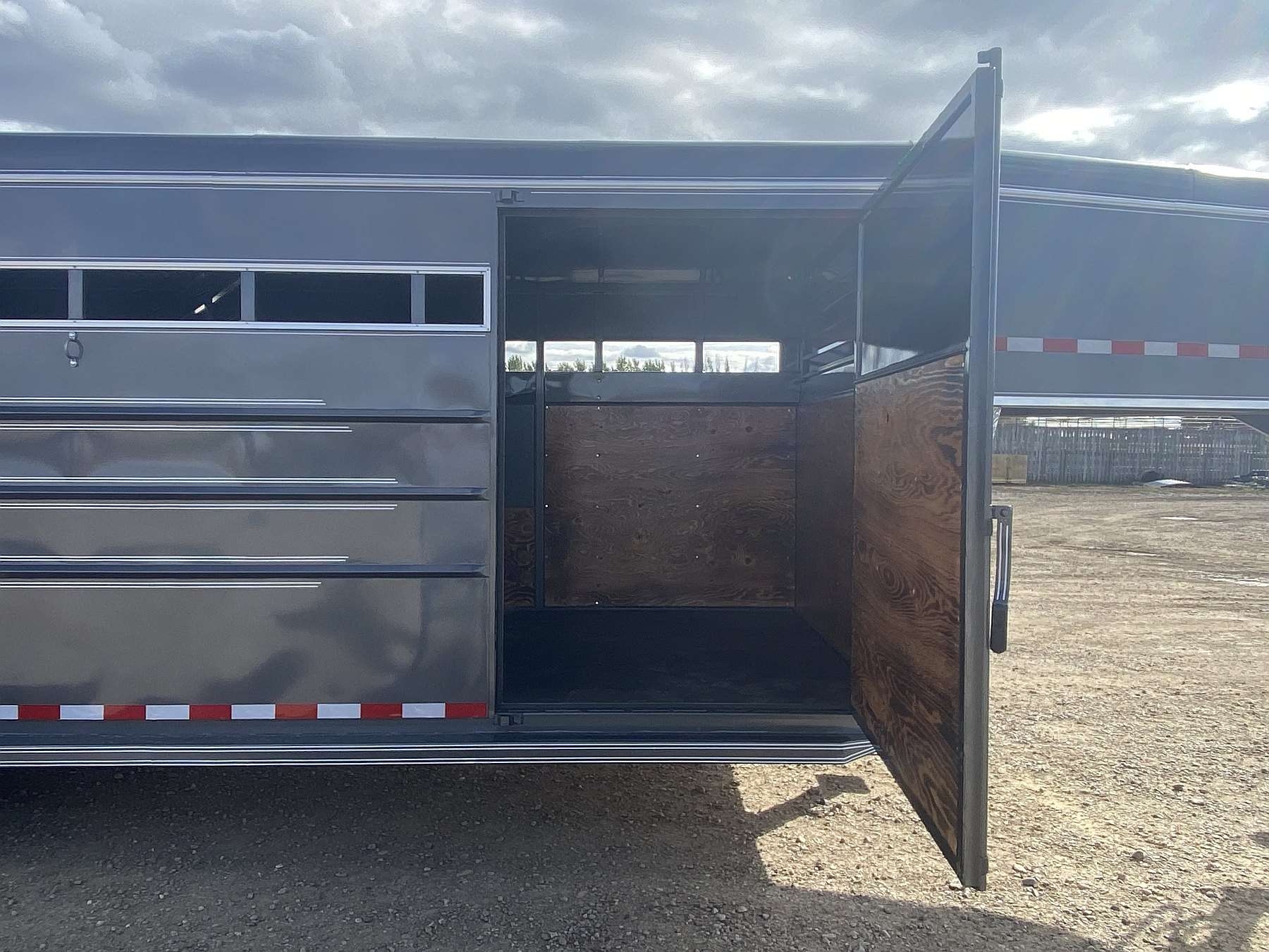 2027 Mustang 24' Triple Axle Gooseneck Stock Trailer