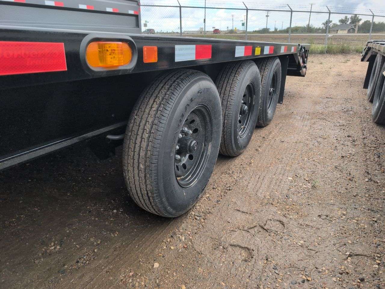 2027 Norbert 25'+5' Beavertail GN FlatDeck Triple 7K Trailer