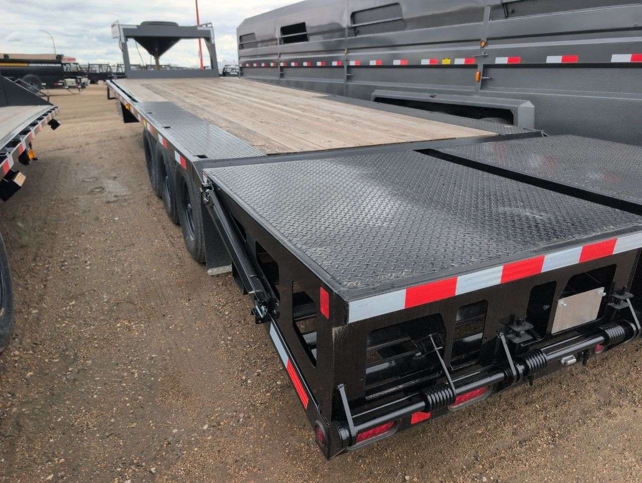 2027 Norbert 25'+5' Beavertail GN FlatDeck Triple 7K Trailer