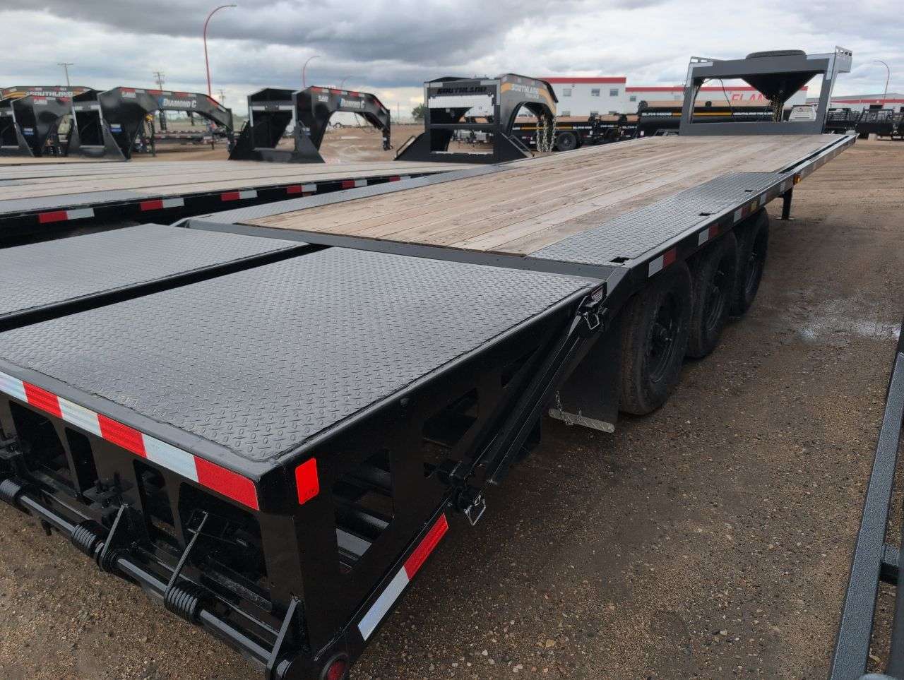 2027 Norbert 25'+5' Beavertail GN FlatDeck Triple 7K Trailer